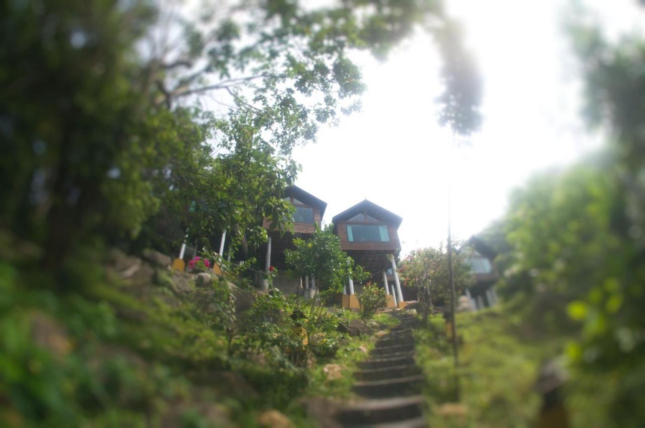 คาวาริน ซีเคร็ต ฮัท โฮเทล แอนด์ รีสอร์ท Ban Nua ภายนอก รูปภาพ